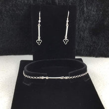 Load image into Gallery viewer, Sterling Silver 925 Solid Dash Earrings with trefoil
